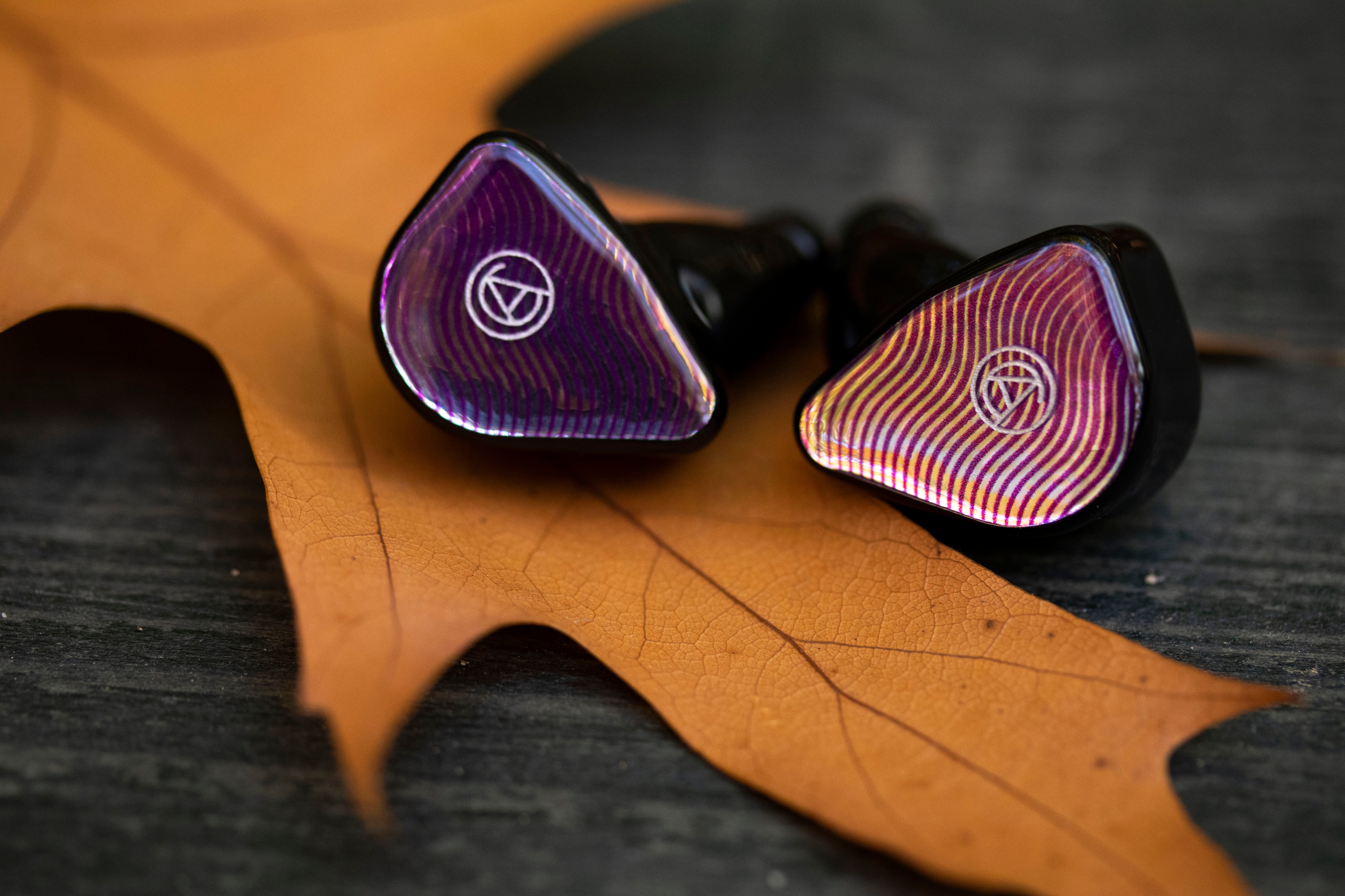 Custom Art isolation grade monitor